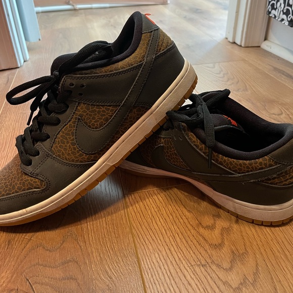 Nike SB dunks - giraffe print. Size 10. - Picture 3 of 5